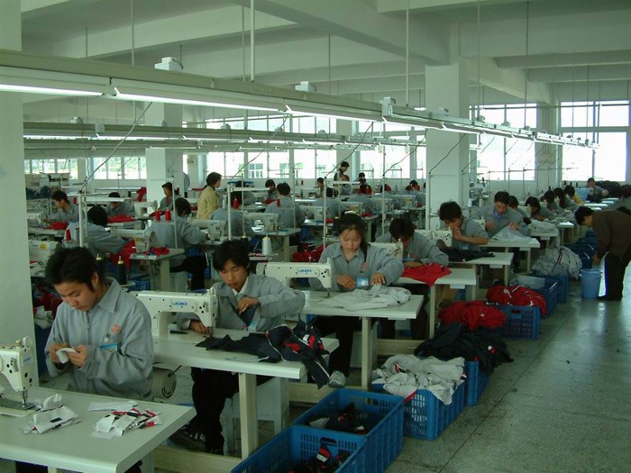 校服定做批发 服装行业中的蓝海机遇与实操指南
